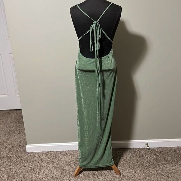 Women's Green Belle Knot Shoulder Backless Mermaid Hem Dress - Picture 6 of 10